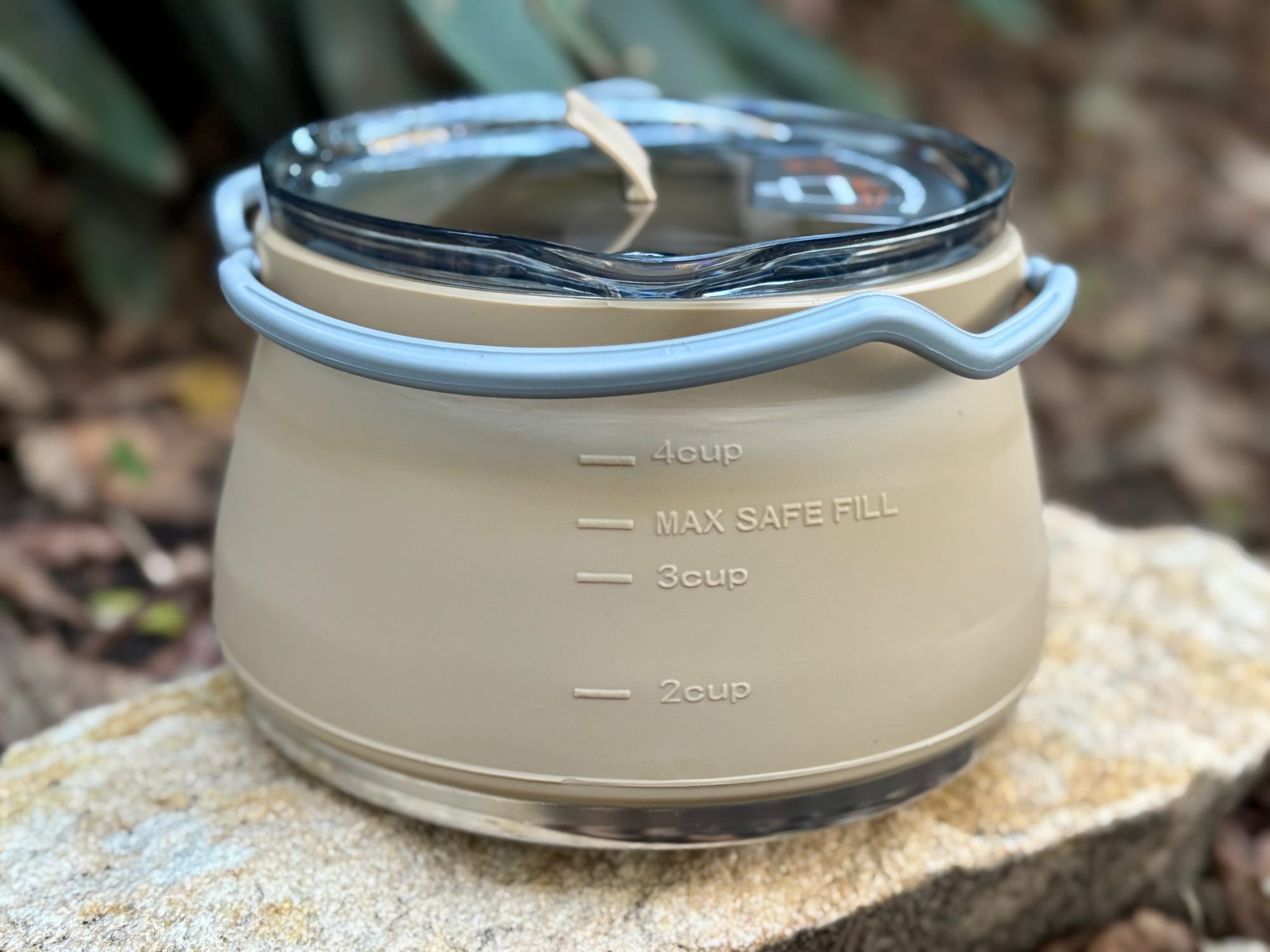 The 2, 3 and 4 cup marks and the max safe fill line on the outside of the Aimall kettle