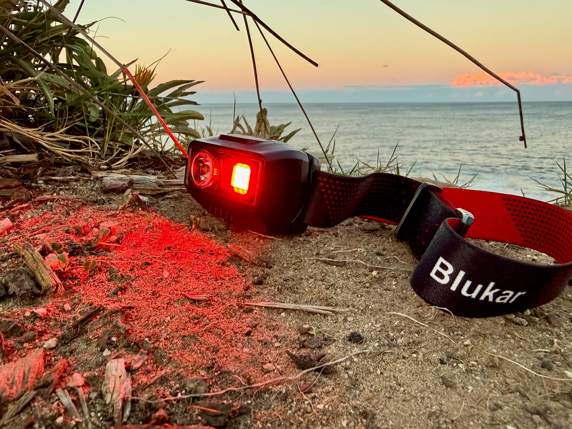 The red light of the Blukar K9111 headlamp