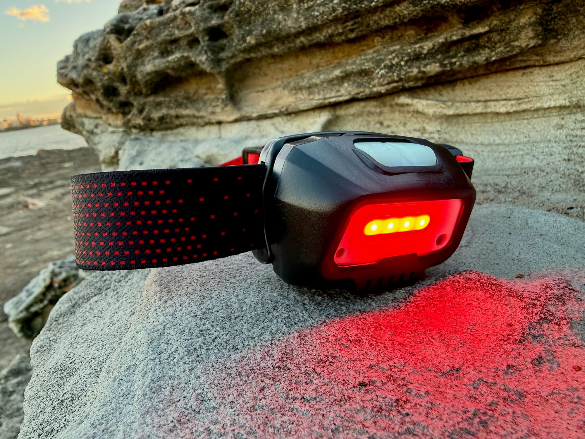 The red light of the Blukar K9112 headlamp