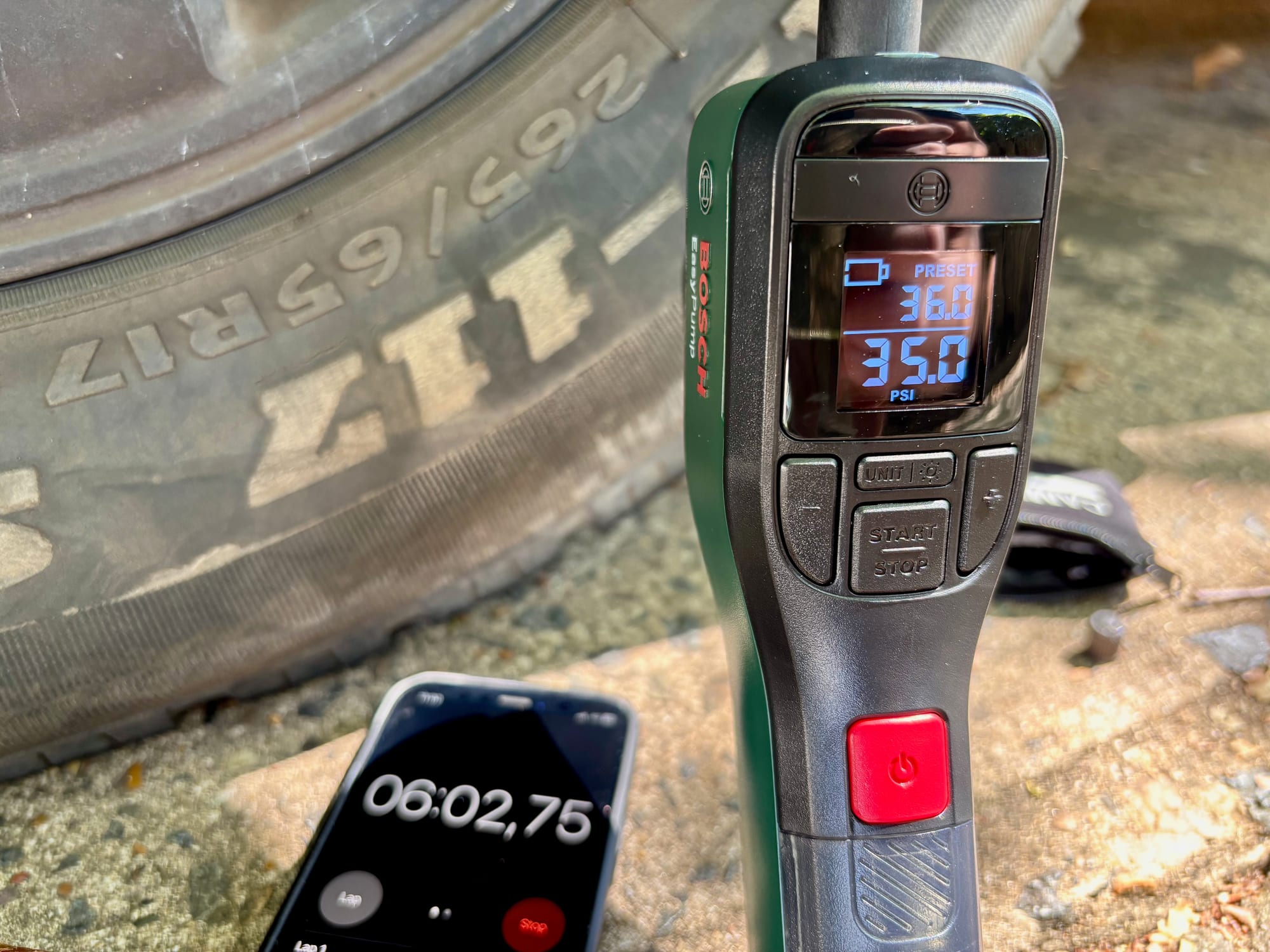 The Bosch EasyPump at 35.0 PSI with the stopwatch at just over six minutes
