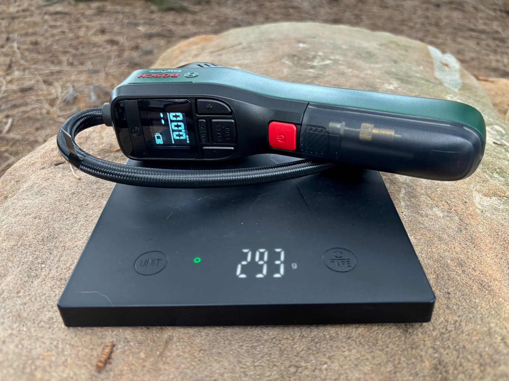 The Bosch EasyPump on the scale at 293 g