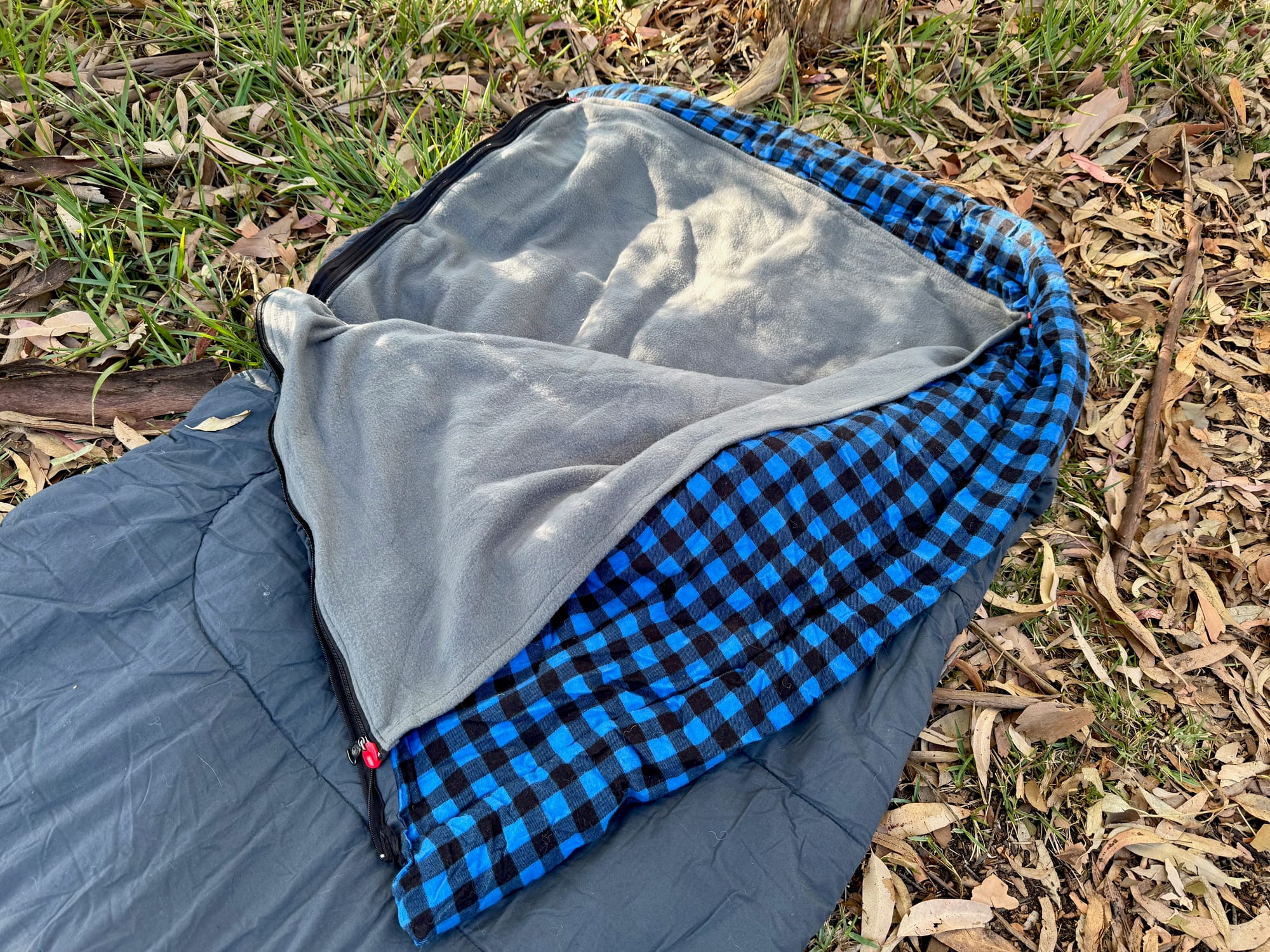 The Coleman Pilbara C-5 opened up, showing the flannel lining and the fleece liner