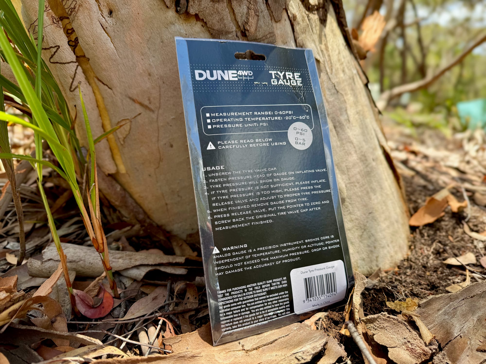 The back of the Dune 4WD Tyre Gauge pack with the range, the operating temperature and the usage steps