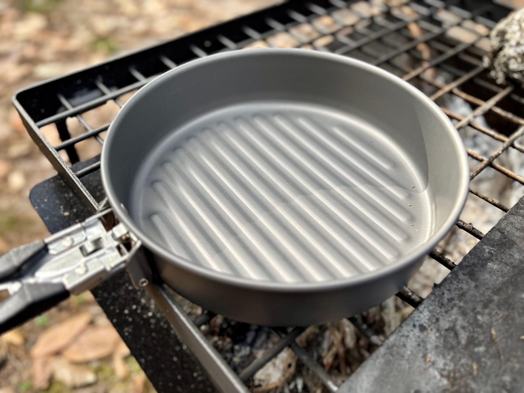 The ridged base of the Firemaple Feast 2 frypan