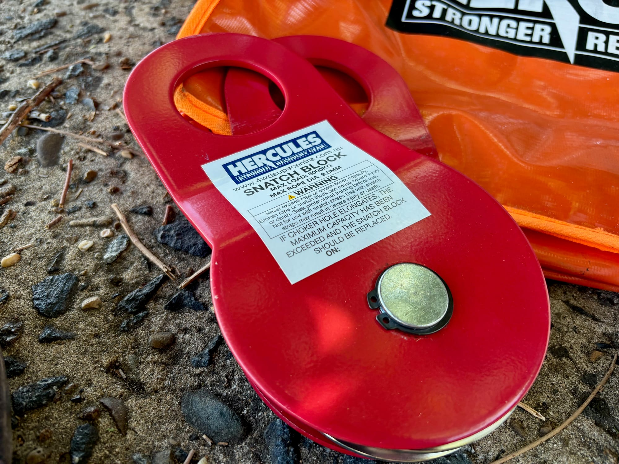 The label on the Hercules snatch block: max load 8000 kg, max rope diameter 9.5 mm