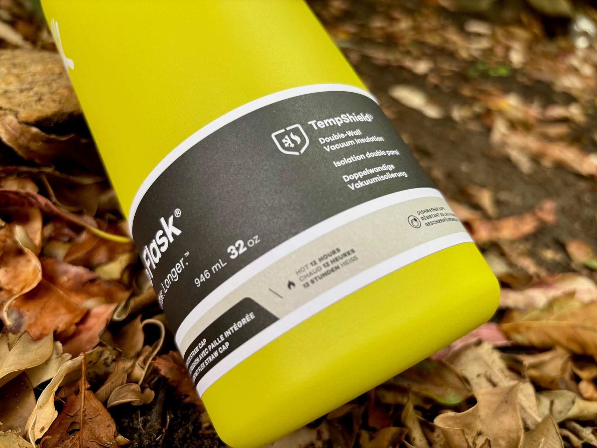 The label on the Hydro Flask: TempShield double-wall vacuum insulation, 946 ml, 32 oz