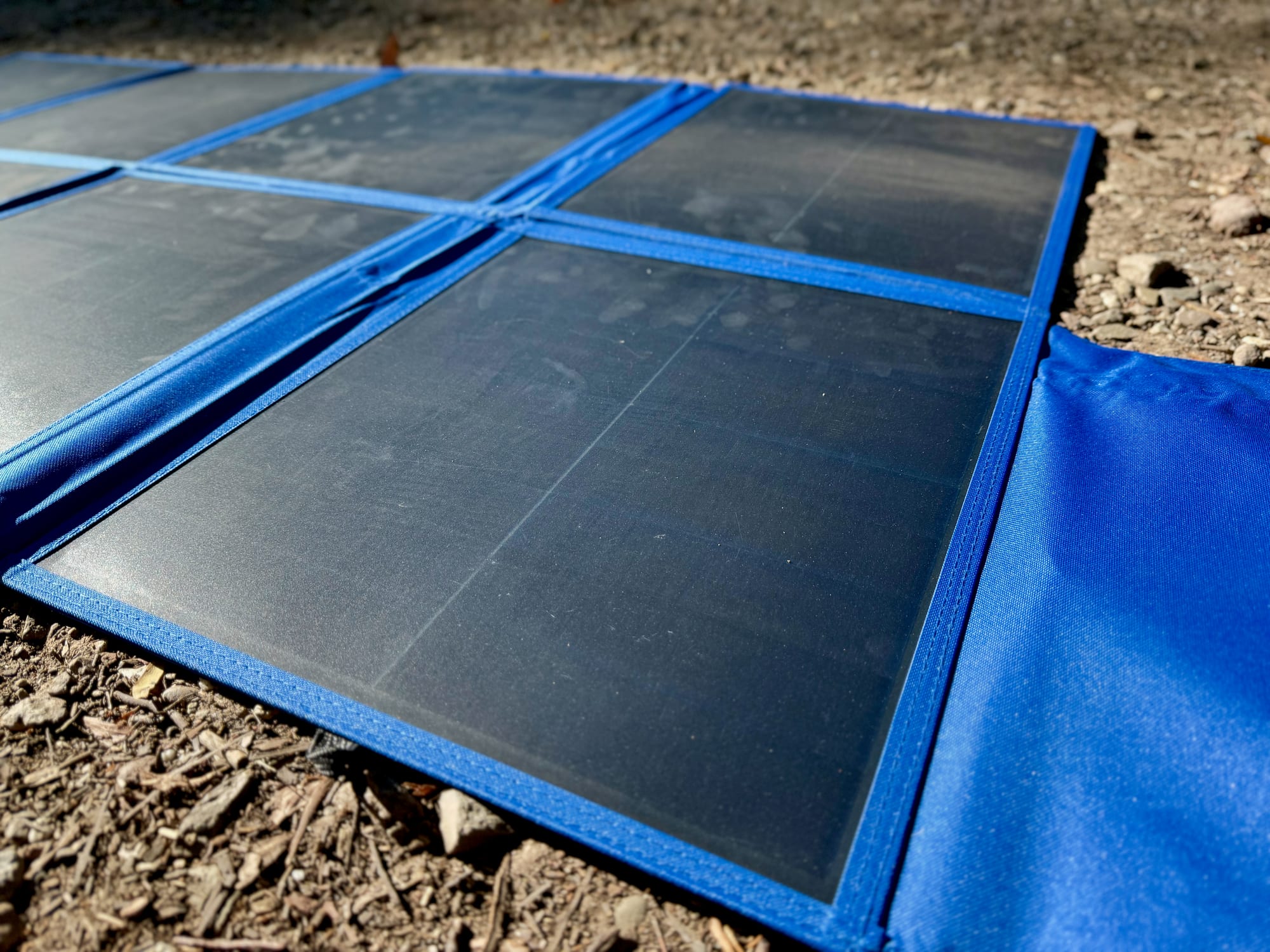 Close-up of one panel of the Kings 240W solar blanket