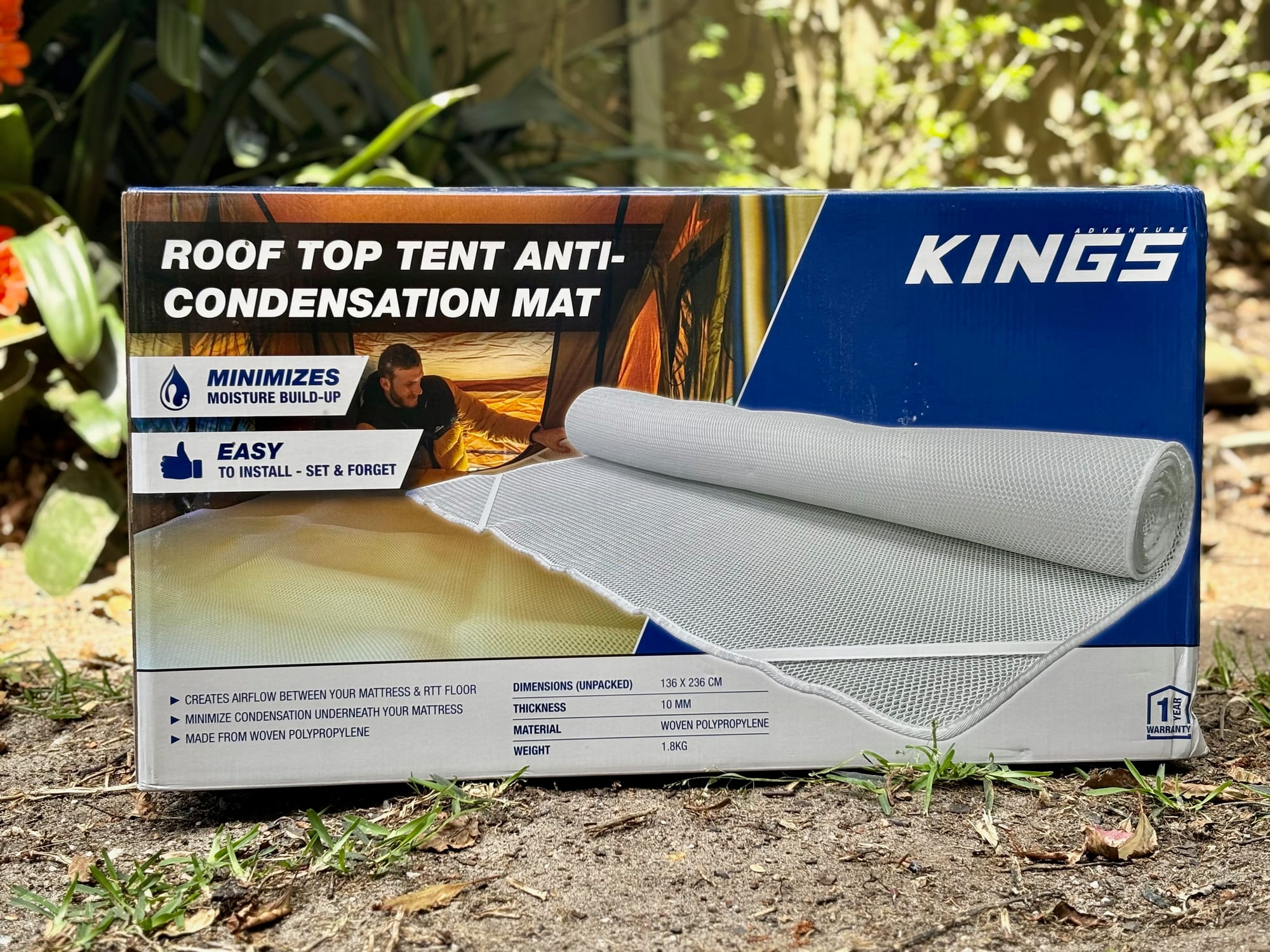 The box of the Kings Roof Top Tent Anti-Condensation Mat, listing 136 × 236 cm, 10 mm and 1.8 kg