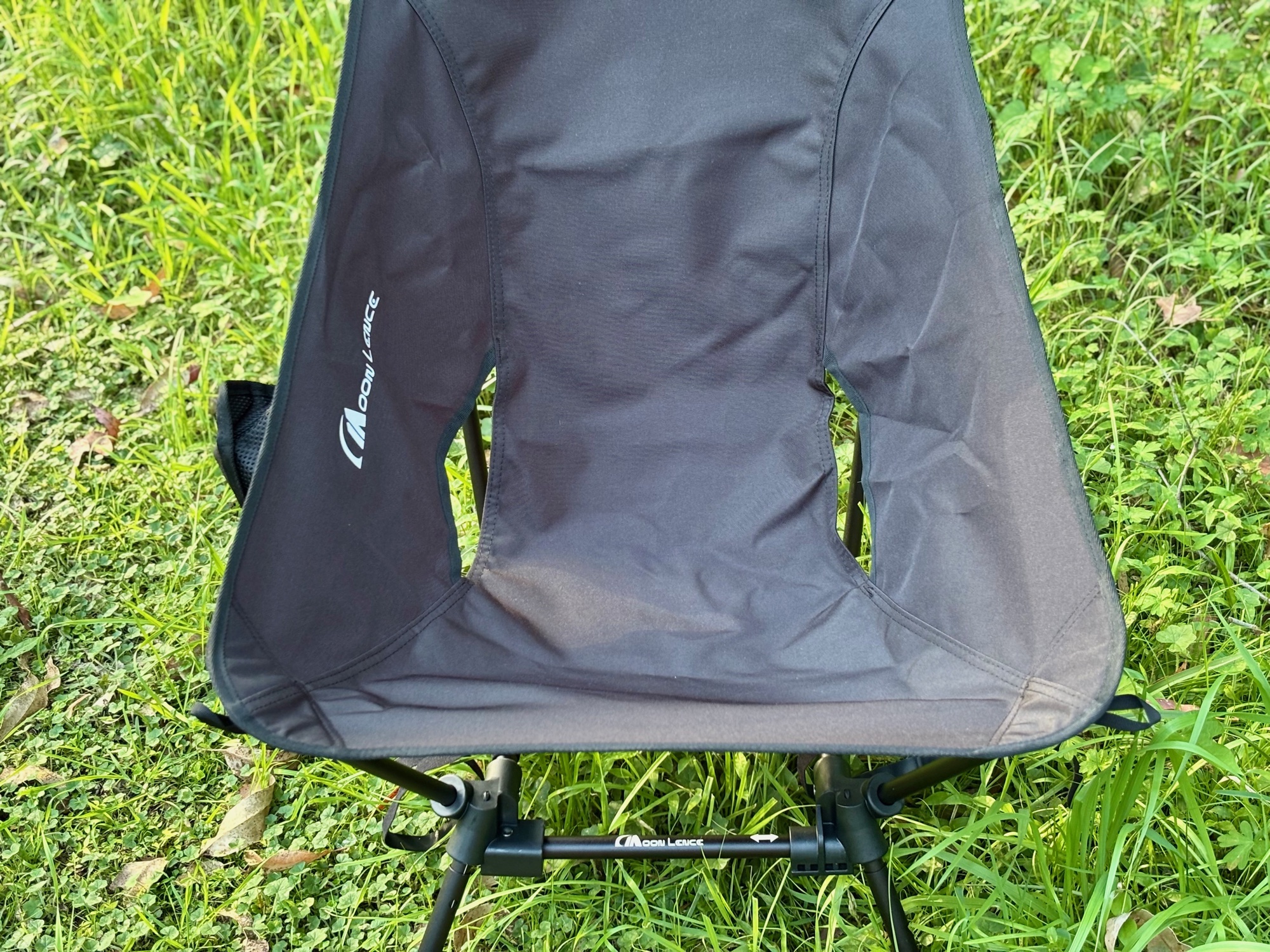 The deep bucket seat of the Moon Lence high back chair from the front