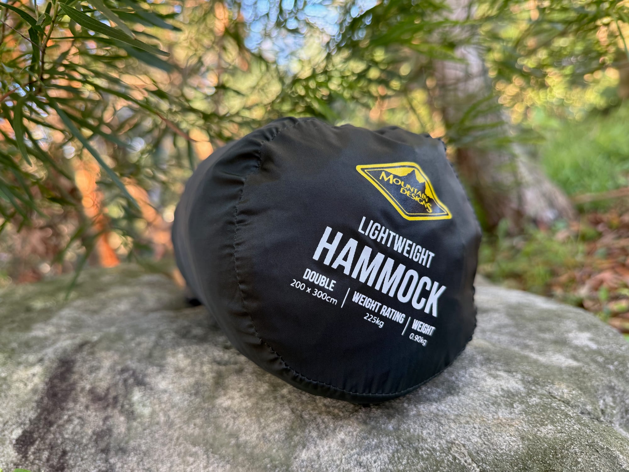 The Mountain Designs hammock stuff sack: Lightweight Hammock, Double, 200 × 300 cm, weight rating 225 kg, weight 0.90 kg