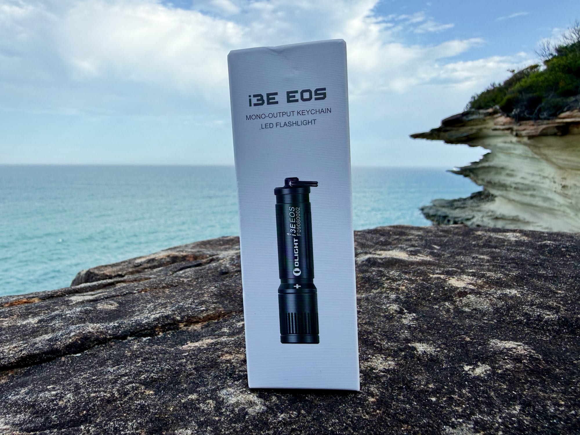 The Olight i3E EOS box: mono-output keychain LED flashlight