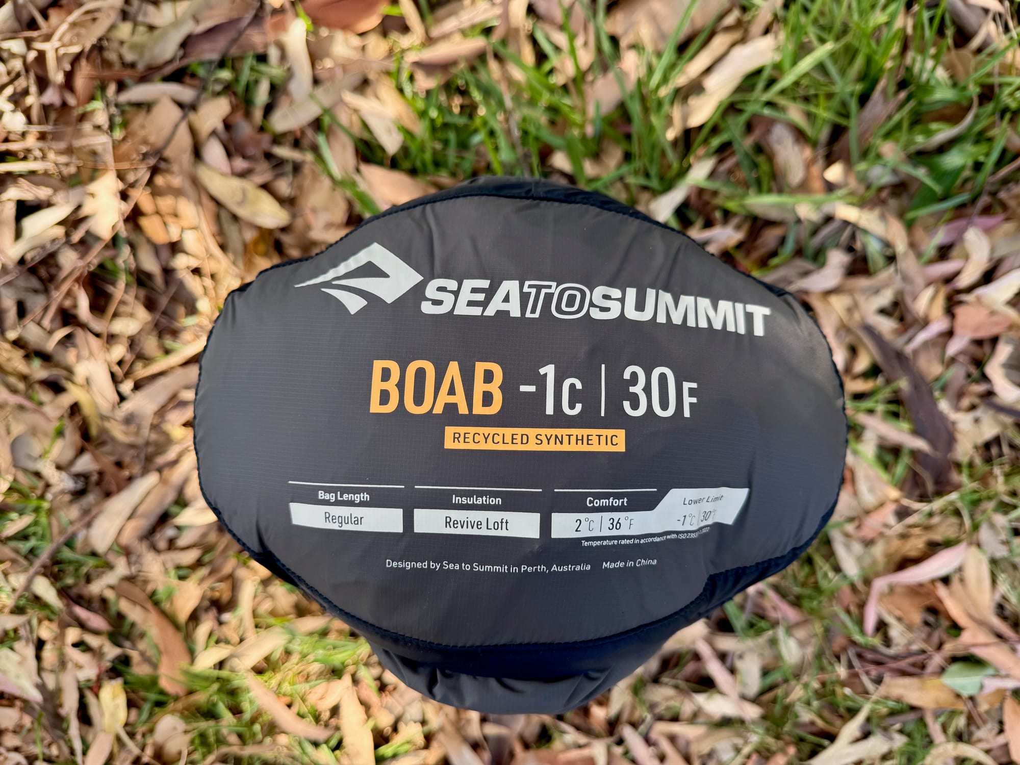 The label on the compression sack of the Sea to Summit Boab with its temperature ratings