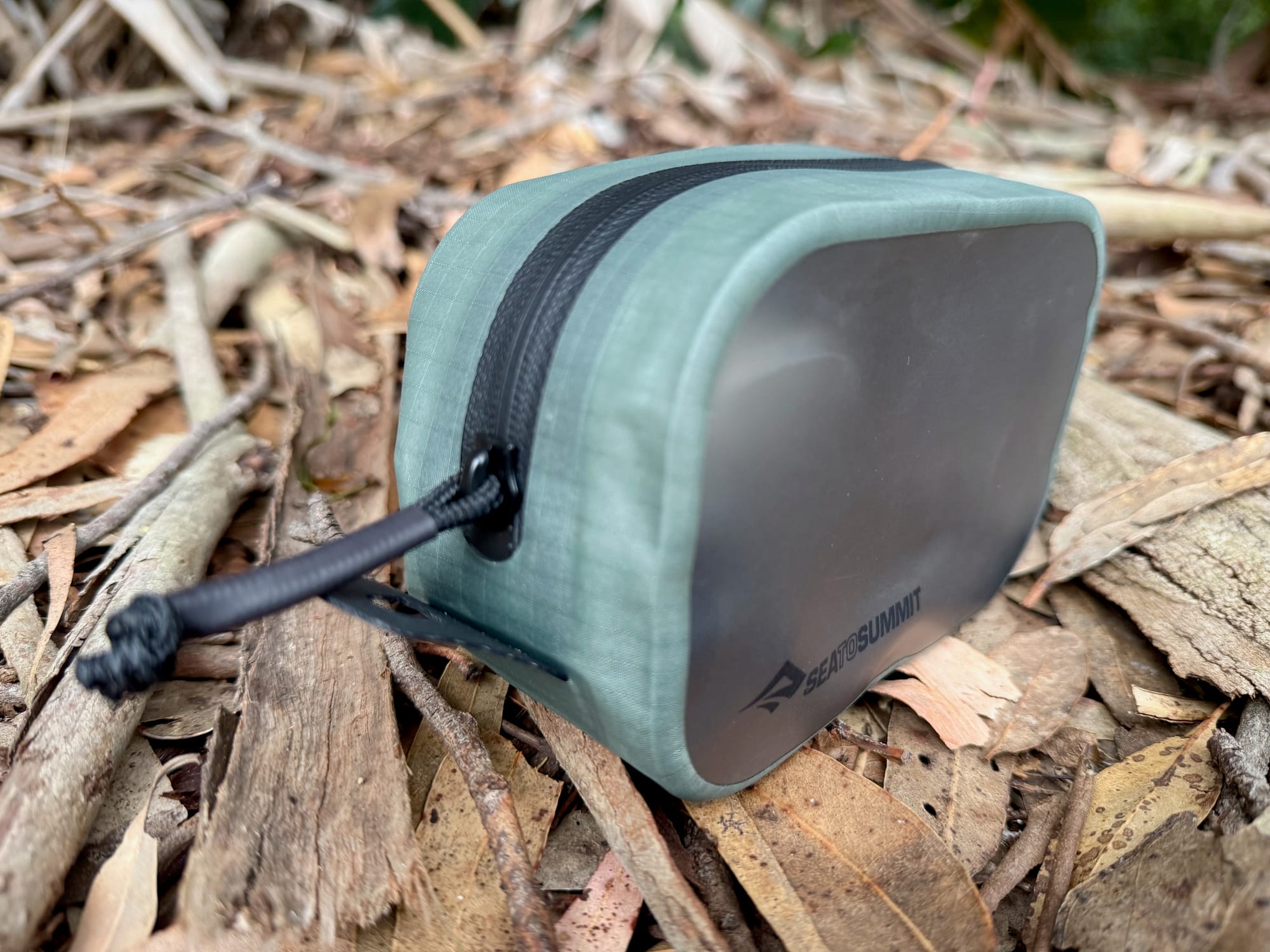 The coated zip and welded edges of the extra small cube