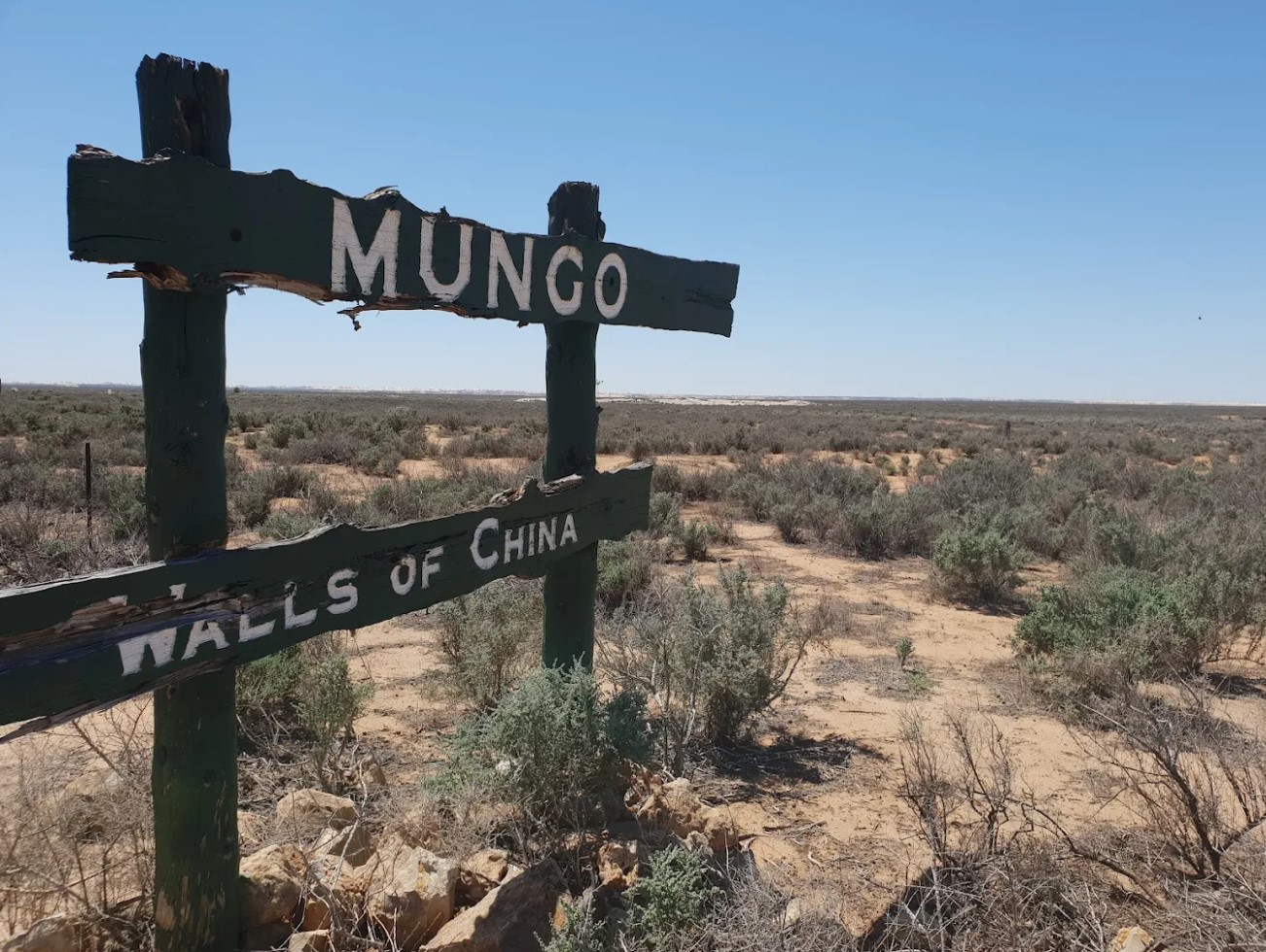The timber Walls of China sign in Mungo National Park