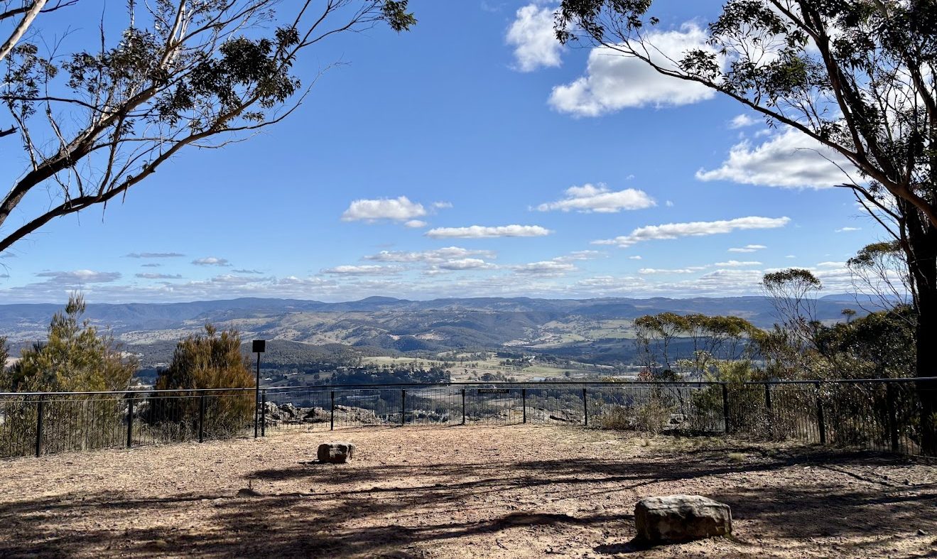 The fenced viewing area at Bardens Lookout, looking over the Hartley Valley