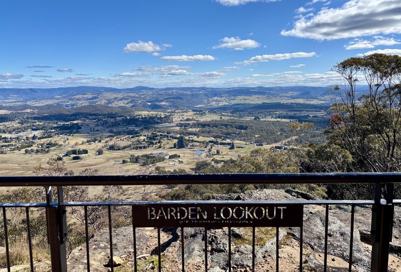 The view over the Hartley Valley from Bardens Lookout, with the railing in front