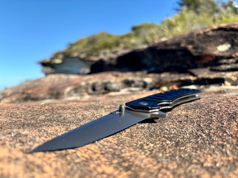 The Ultimate EDC Folder? Flissa Knife Review | AdventureKit
